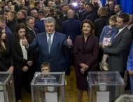 Я впевнений, Україна переможе – Петро Порошенко проголосував на виборах Президента України