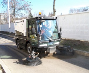До весняного прибирання вулиць Покрова залучена сучасна комунальна техніка