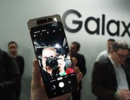 Samsung представила новый смартфон с вращающейся камерой. Фото