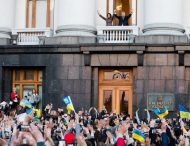 Наші головні перемоги ще попереду – Петро Порошенко подякував українцям, які прийшли підтримати його