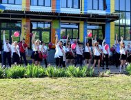 Працівники Головного управління ДФС у Дніпропетровської області вітали дітей зі святом Останнього дзвоника
