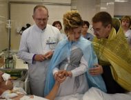 В реанимации больницы Мечникова расписали раненого бойца и его возлюбленную