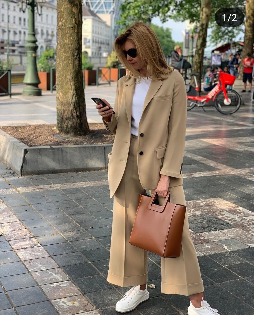 ЛЕДИ ЭЛЕГАНТНОСТЬ: ЕЛЕНА ЗЕЛЕНСКАЯ ПОЗИРУЕТ В СТИЛЬНОМ КОСТЮМЕ В БРЮССЕЛЕ ЛЕДИ ЭЛЕГАНТНОСТЬ: ЕЛЕНА ЗЕЛЕНСКАЯ ПОЗИРУЕТ В СТИЛЬНОМ КОСТЮМЕ В БРЮССЕЛЕ