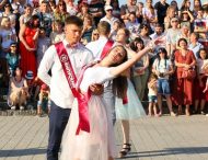 Випускники Дніпропетровщини уже всьоме вальсували на фесті Dnepr Valse (ФОТОРЕПОРТАЖ)