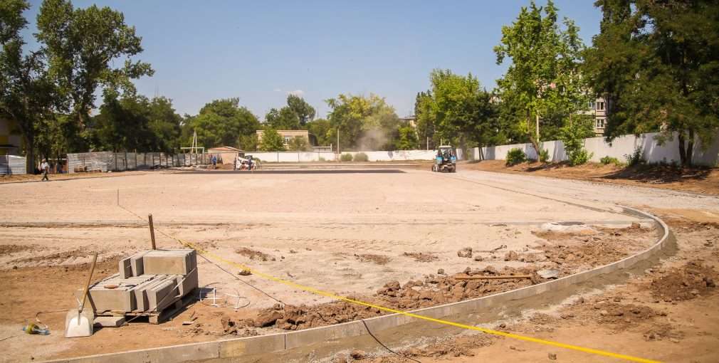 У Покрові поруч із реконструйованою школою №1 будуємо стадіон – Валентин Резніченко У Покрові поруч із реконструйованою школою №1 будуємо стадіон – Валентин Резніченко