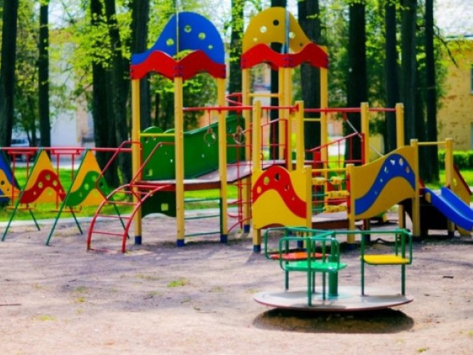 Нікополь планує придбати дитячі майданчики Нікополь планує придбати дитячі майданчики