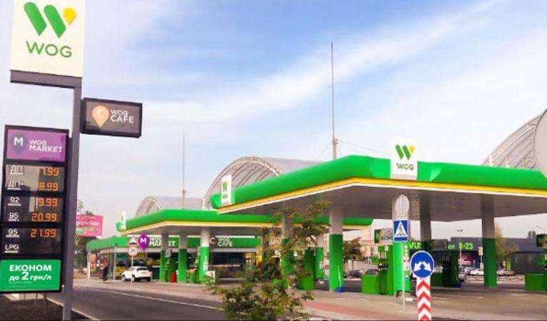 Крупнейшие сети АЗС снижают цены на бензин Крупнейшие сети АЗС снижают цены на бензин