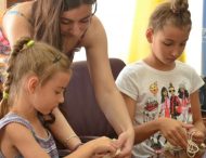У Дніпропетровській ОДА дітей АТОвців навчили робити ляльки-мотанки (ФОТОРЕПОРТАЖ)
