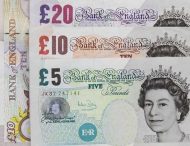 Британский фунт обвалился на фоне остановки работы парламента