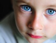 Як доглядати за очима дитини вдома?