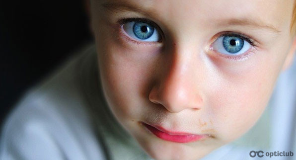 Як доглядати за очима дитини вдома?
