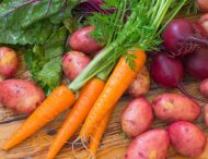 Дорогой картофель в Украине – как он повлияет на цены лука, моркови и круп?