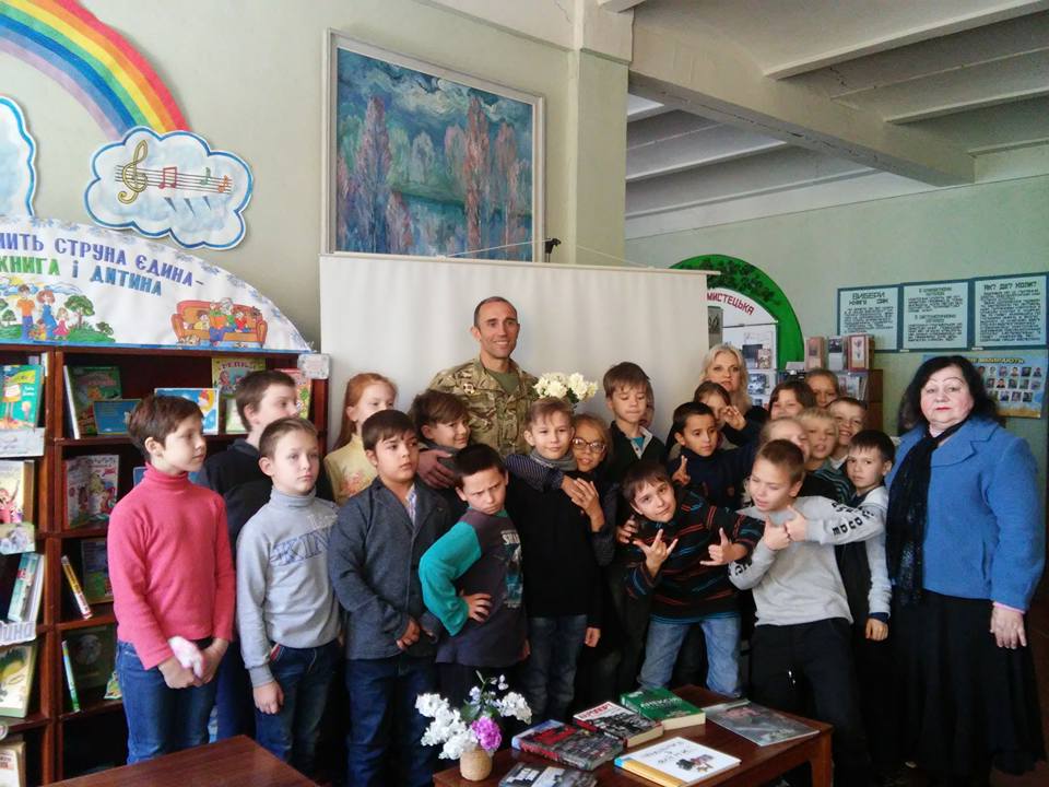 До Дня Захисника Вітчизни відбулась зустріч з ветераном АТО До Дня Захисника Вітчизни відбулась зустріч з ветераном АТО