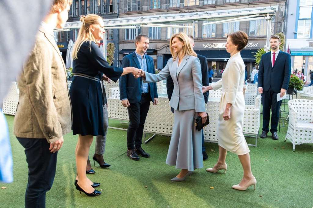 Олена Зеленська обговорила з представниками латвійських громадських організацій їхній досвід у забезпеченні рівних можливостей для всіх громадян Олена Зеленська обговорила з представниками латвійських громадських організацій їхній досвід у забезпеченні рівних можливостей для всіх громадян