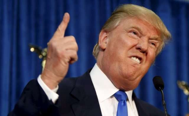 В сети высмеяли недовольство Трампа новыми моделями iPhone В сети высмеяли недовольство Трампа новыми моделями iPhone