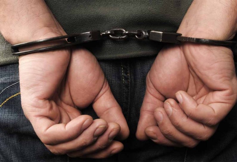 У Нікополі поліцейські оперативно затримали грабіжника, який заволодів чужим телефоном