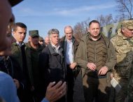 Андрій Єрмак і посли іноземних держав відвідали район розведення сил біля Петрівського та Золотого
