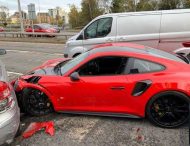Англичанин взял на тест Porsche 911 GT2 RS и устроил массовое ДТП