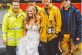 Застрявшая в пробке невеста сменила лимузин на пожарную машину, чтобы не опоздать на свадьбу