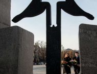 Володимир Зеленський разом з дружиною вшанували пам’ять жертв Голодомору 1932-1933 років в Україні