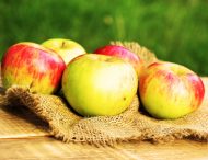 Врач: свежие яблоки улучшают работу всех систем организма