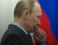 В сети высмеяли фото с одиноким Путиным