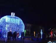 У Нікополі встановлюють незвичну новорічну прикрасу  (Фото)
