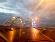 «Миллионы» туристов уже спешат: в сети высмеяли «ажиотаж» на Крымском мосту