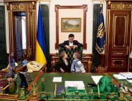 Володимир Зеленський у день Святого Миколая зустрівся з двома хлопчиками-сиротами, батьки яких загинули на Донбасі