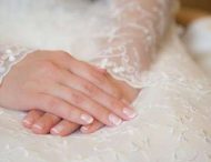 В сети высмеяли невесту с разорванным платьем
