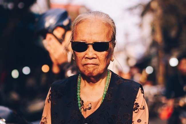 Реакция американской бабушки на долгожданный подарок развеселила Сеть Реакция американской бабушки на долгожданный подарок развеселила Сеть