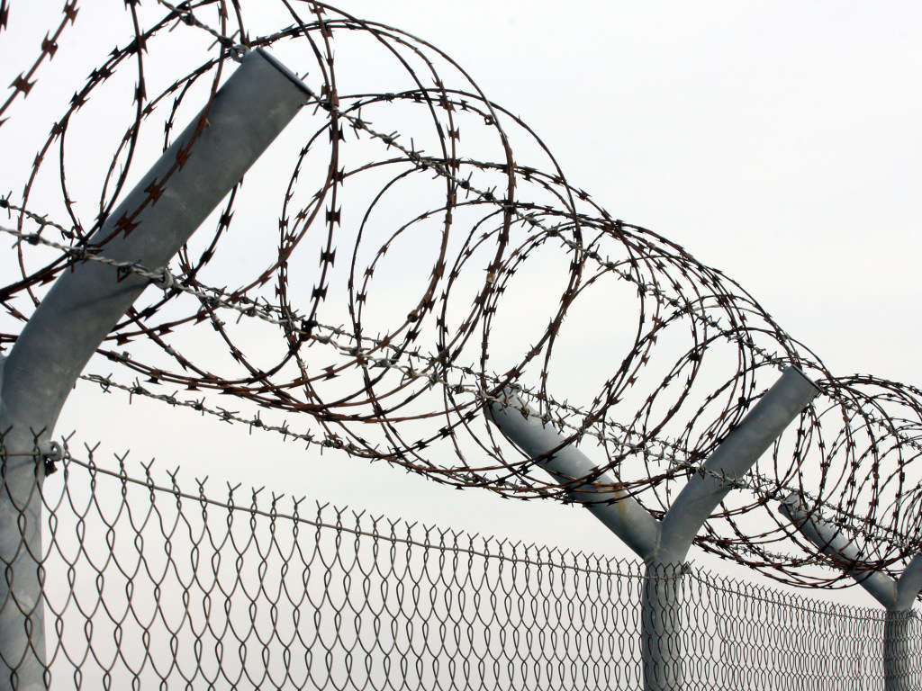 Оставил вместо себя муляж: В РФ заключенный сбежал из колонии Оставил вместо себя муляж: В РФ заключенный сбежал из колонии