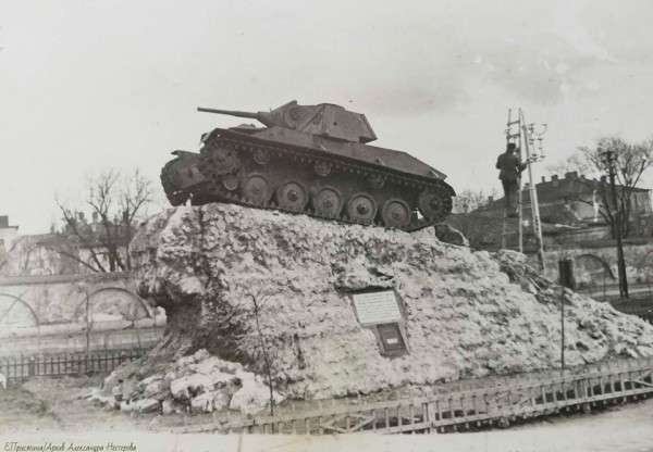 Каким был памятник генералу Пушкину в Днепре (ФОТО) Каким был памятник генералу Пушкину в Днепре (ФОТО)