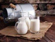 Чи можна дорослим пити молоко?