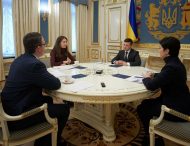Глава держави зустрівся з командою Представництва Президента в АР Крим