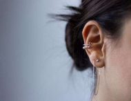 Чи можна самостійно проколювати собі вуха?