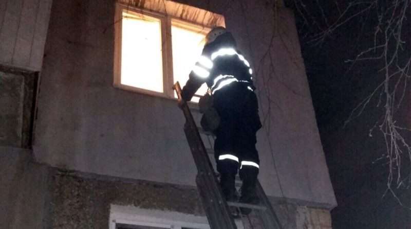 На Дніпропетровщині батьки не могли потрапити до квартири На Дніпропетровщині батьки не могли потрапити до квартири