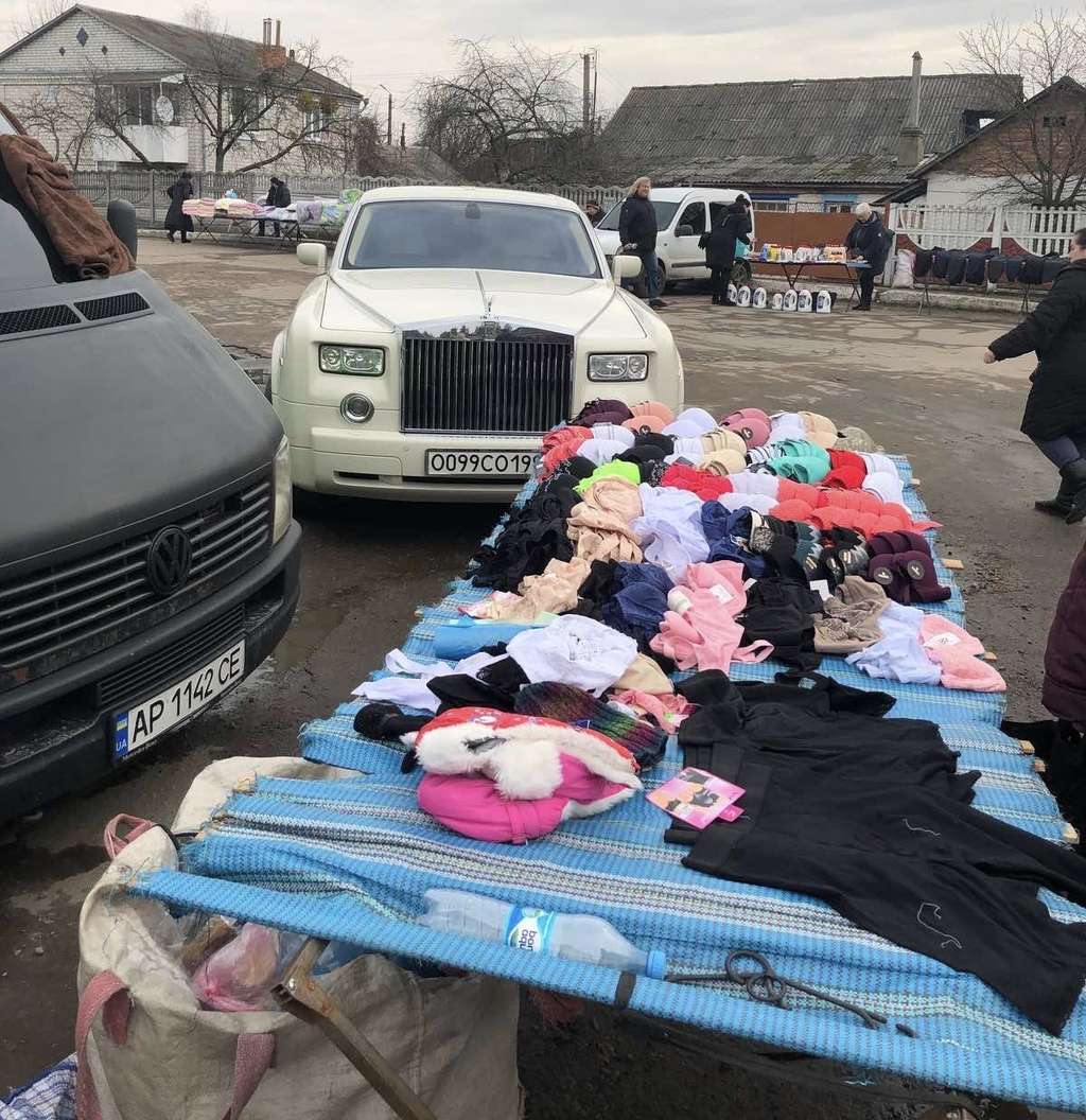 В областном центре заметили продавца картошки на Роллс-Ройсе В областном центре заметили продавца картошки на Роллс-Ройсе