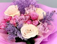 Цена роскоши: в Днепре мужчины выбирают женщинам разнообразные цветы (Фото)