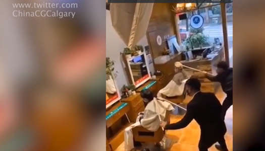 В парикмахерских Китая перешли на бесконтактное обслуживание клиентов В парикмахерских Китая перешли на бесконтактное обслуживание клиентов