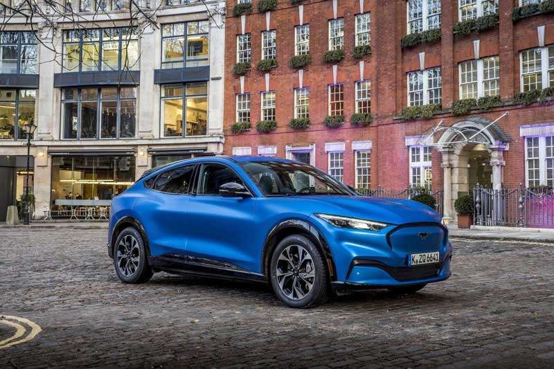 Ford распродал почти всю первую партию электрокара Mustang Mach-E Ford распродал почти всю первую партию электрокара Mustang Mach-E