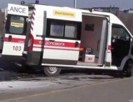 В Сумах столкнулись легковая машина и внедорожник: спасатели доставали водителя из машины (видео)