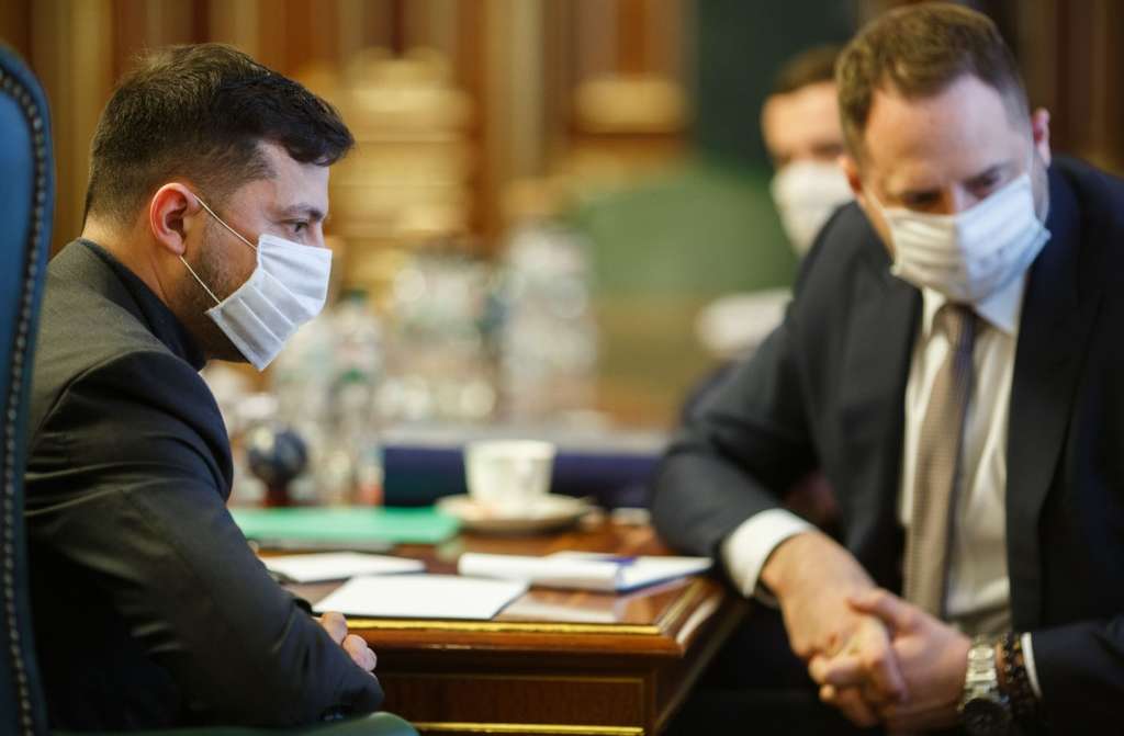 Президент провів щоденну нараду щодо боротьби з поширенням коронавірусу Президент провів щоденну нараду щодо боротьби з поширенням коронавірусу