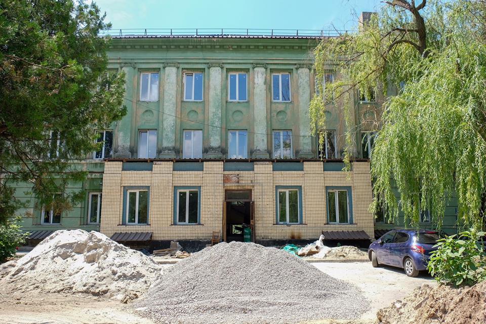 У ДИТЯЧІЙ ЛІКАРНІ ТРИВАЮТЬ РЕМОНТНІ РОБОТИ. У ДИТЯЧІЙ ЛІКАРНІ ТРИВАЮТЬ РЕМОНТНІ РОБОТИ.