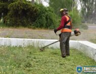 НАВОДИЛИ ЛАД БІЛЯ ПАМ’ЯТНИКА.