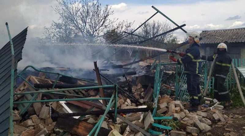 На Дніпропетровщині вибух зруйнував будинок (Фото) На Дніпропетровщині вибух зруйнував будинок (Фото)