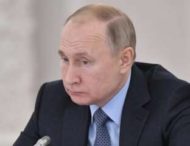 В сети высмеяли Путина, рисующего каракули на совещании