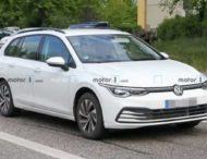 Новый Volkswagen Golf Variant впервые заметили на тестах