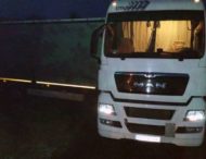 На Дніпропетровщині вантажівка заблокувала рух на дорозі (Фото)