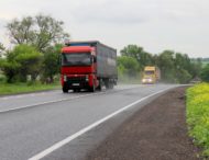 НА ДНІПРОПЕТРОВЩИНІ ЧЕРЕЗ СПЕКУ ОБМЕЖИЛИ РУХ ВАНТАЖІВОК